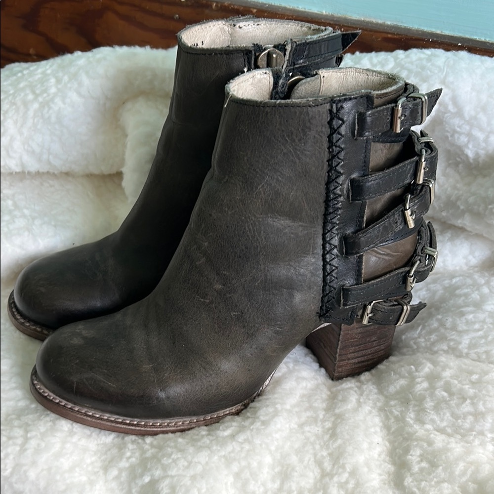 EUC OG Freebird Hermosa Women's Black Leather Ankle Boots